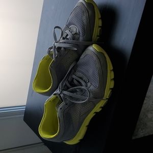 Reebok runners size 7